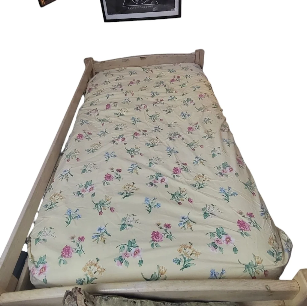 Vintage Springs Yellow Red Blue Floral Sheet Queen